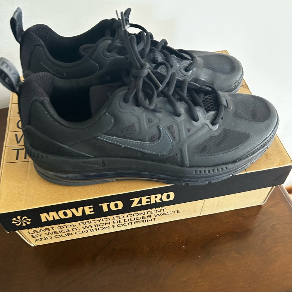 Men Air Nike Genome Gym Shoe View 3